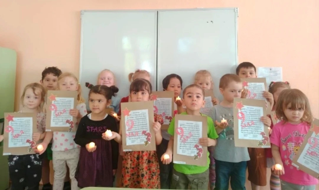 ➡ ДЕНЬ ПАМЯТИ У ДОШКОЛЯТ   В дошкольном отделении МОУ "СОШ №1", в разновозрастной группе 15 прошел Д