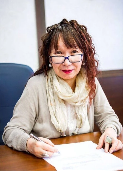 Этнограф-учуонай Екатерина Романова хаҥаластарга элбэҕи оҥорон барда…