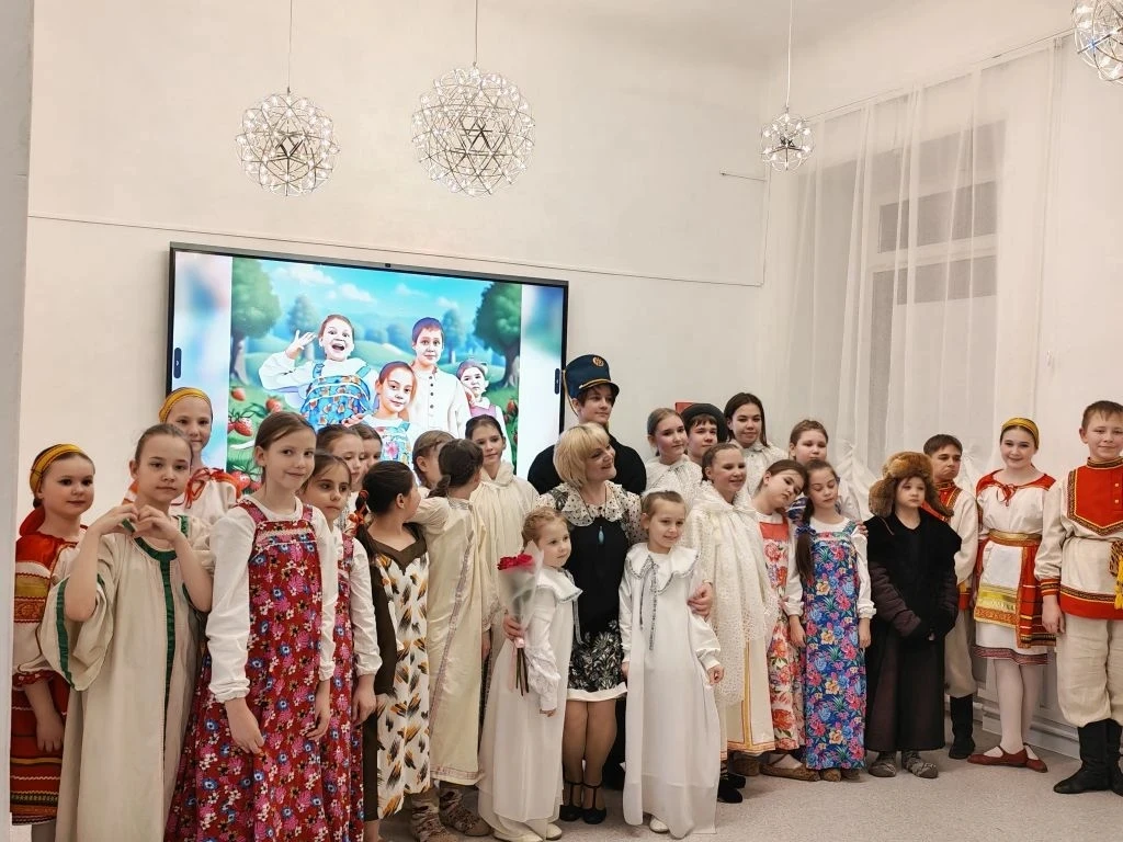 📚БИБЛИОНОЧЬ🌛  📅18 апреля наш школьный театр "Белые лилии" 🎭уже в 15-й раз принимал участие во Всерос