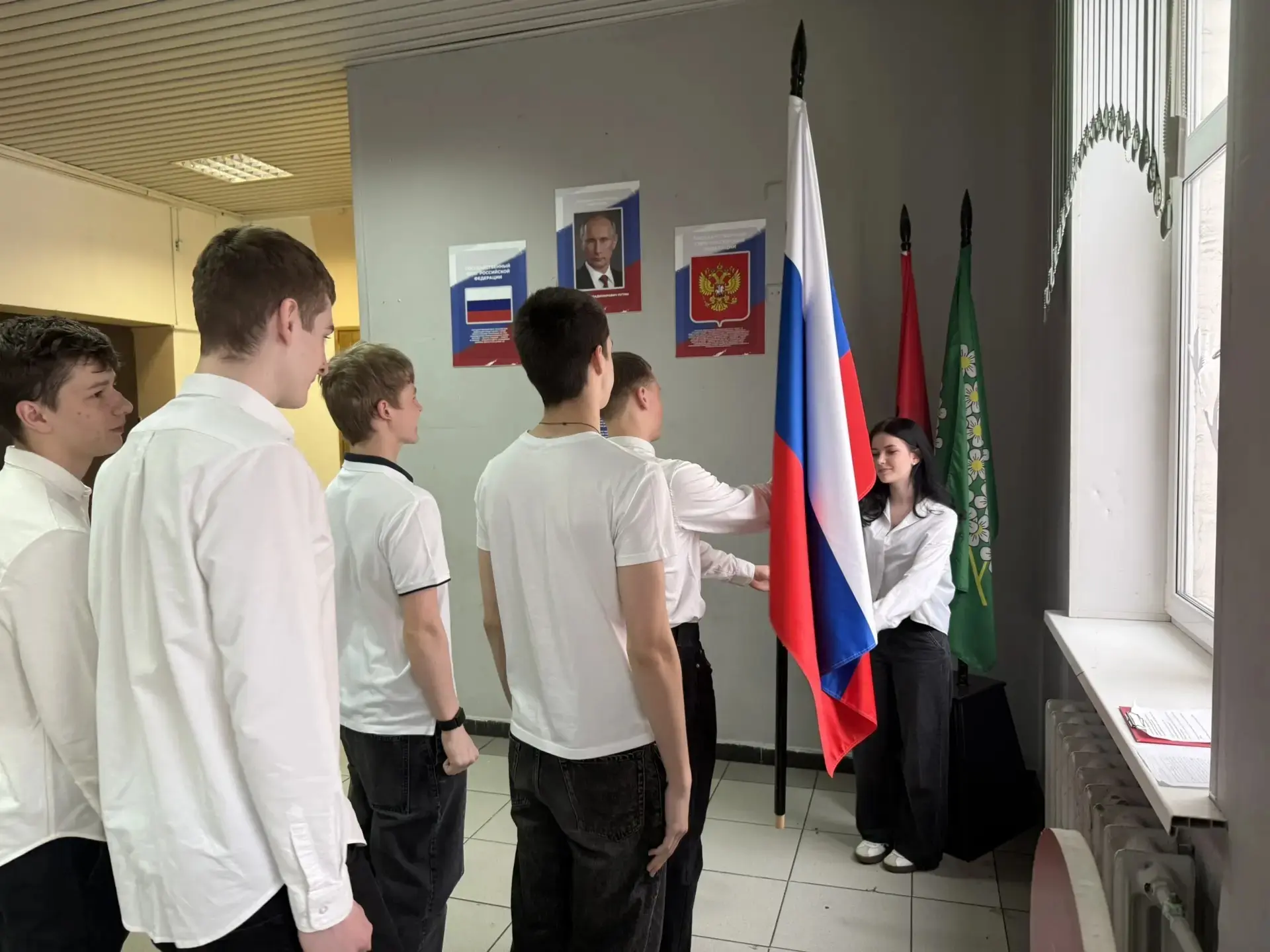 ❄️ Апрель удивляет: вчера — весна, сегодня — снова зима!  🇷🇺 Этот неожиданно снежный апрельский поне