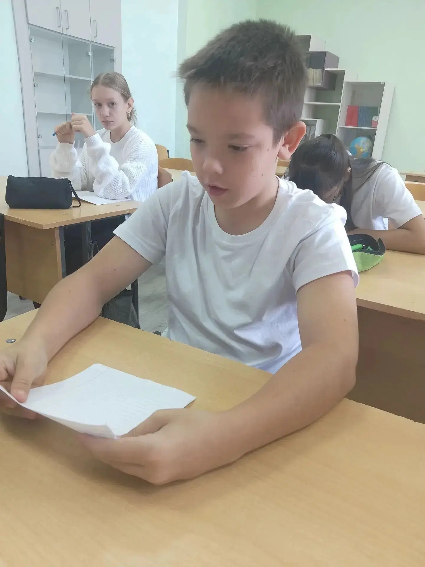 #ТочкаРоста 📌С началом нового учебного года вновь зажглись огни литературного кружка «...