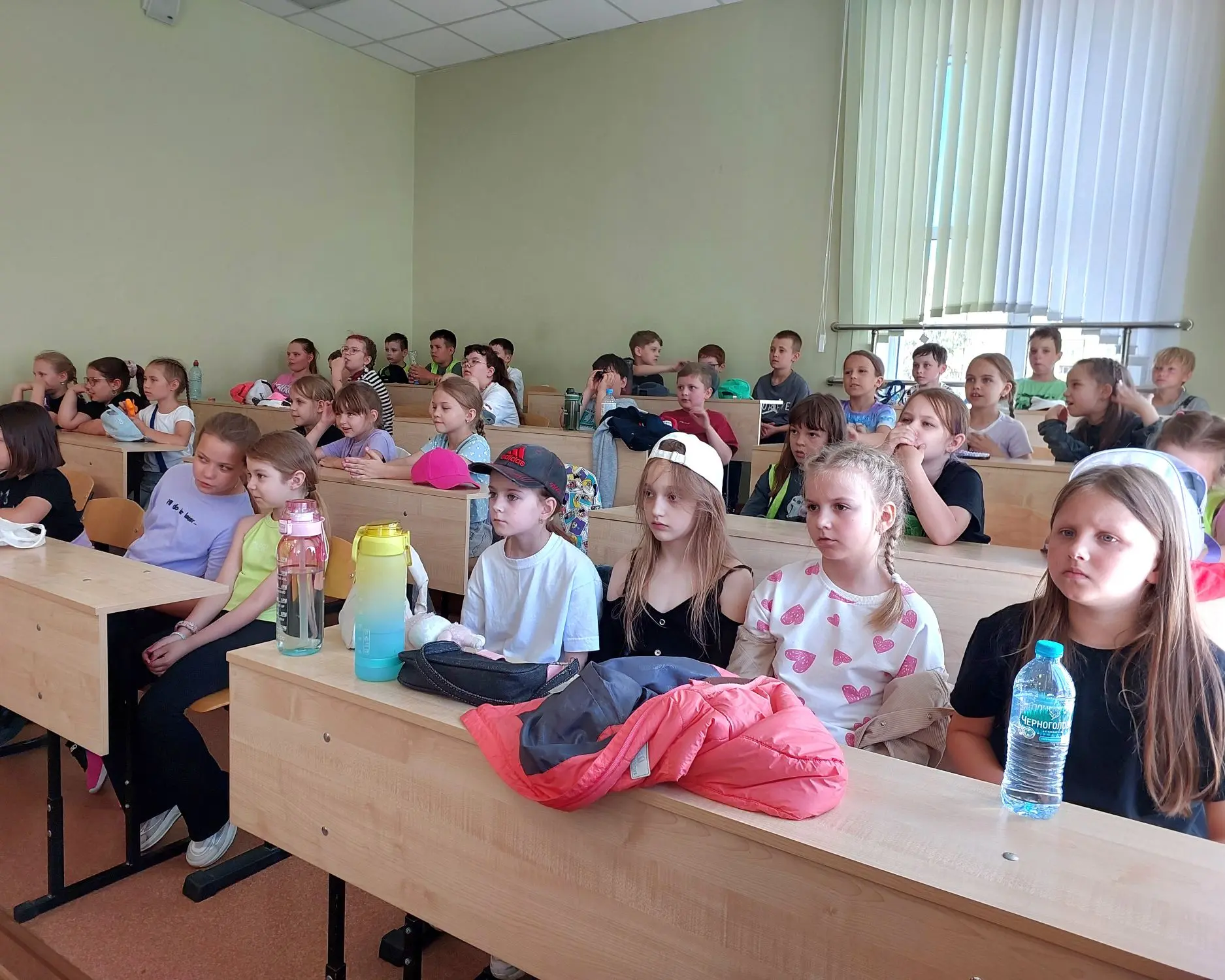 🎉 Ещё одна яркая неделя в нашем пришкольном лагере подошла к концу! 🎉

Ребята не сидели на месте —