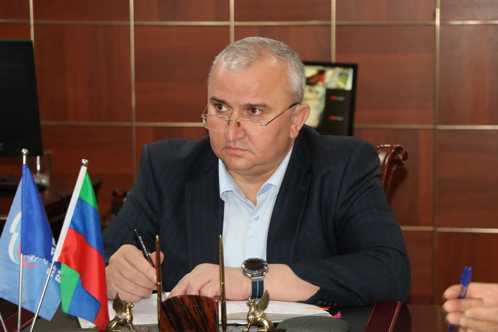 Глава Казбековского района провел личный прием граждан по вопросам участников СВО и их ...
