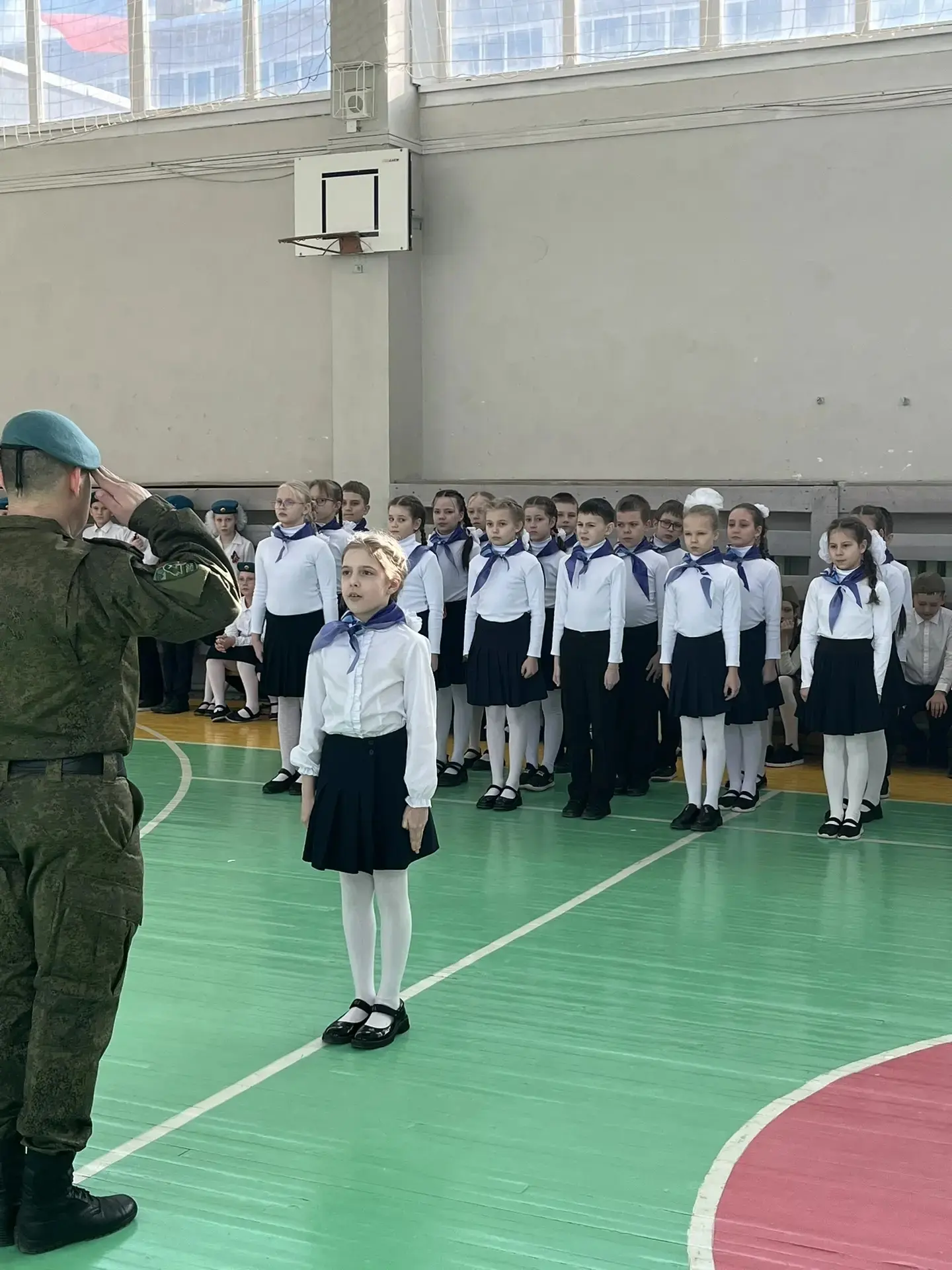 Сегодня прошли смотры строя и песни у 3-4 классов. Каждый взвод был награждён за победу в одной из н