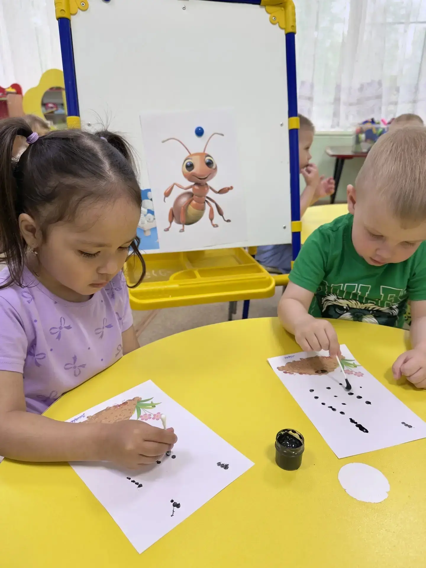 Каждая неделя в детских садах летом посвящена определенной теме. 
💐🐜🐞🦋🐛🪰   Так, в детском саду