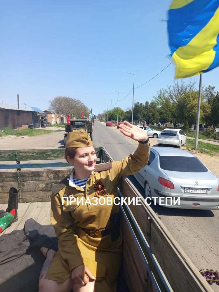 ⚡️В ДОСААФ сегодня проходит выставка восстановленных автомобилей   По Ейску пронесся автопробег, в к