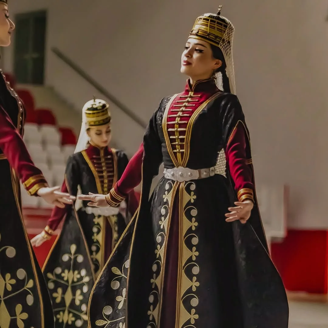 Сегодня свой день рождения празднует замечательная артистка балета Профессионального художественного