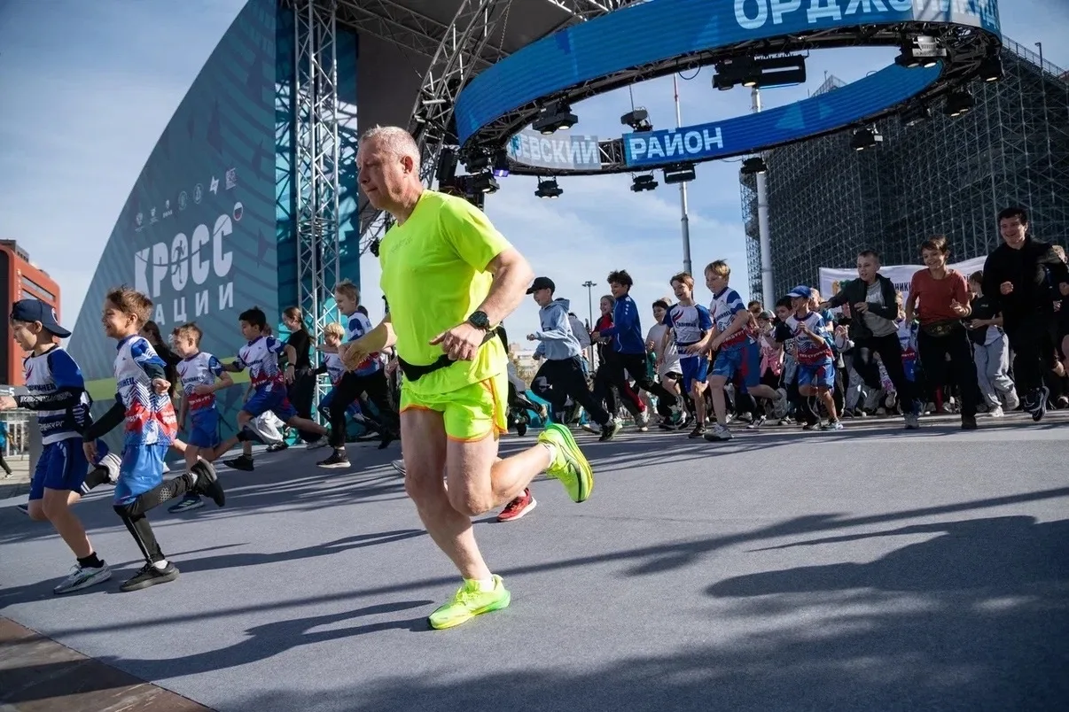 «Кросс наций» объединил в Екатеринбурге больше 20 000 участников 🏃🏻‍♂️