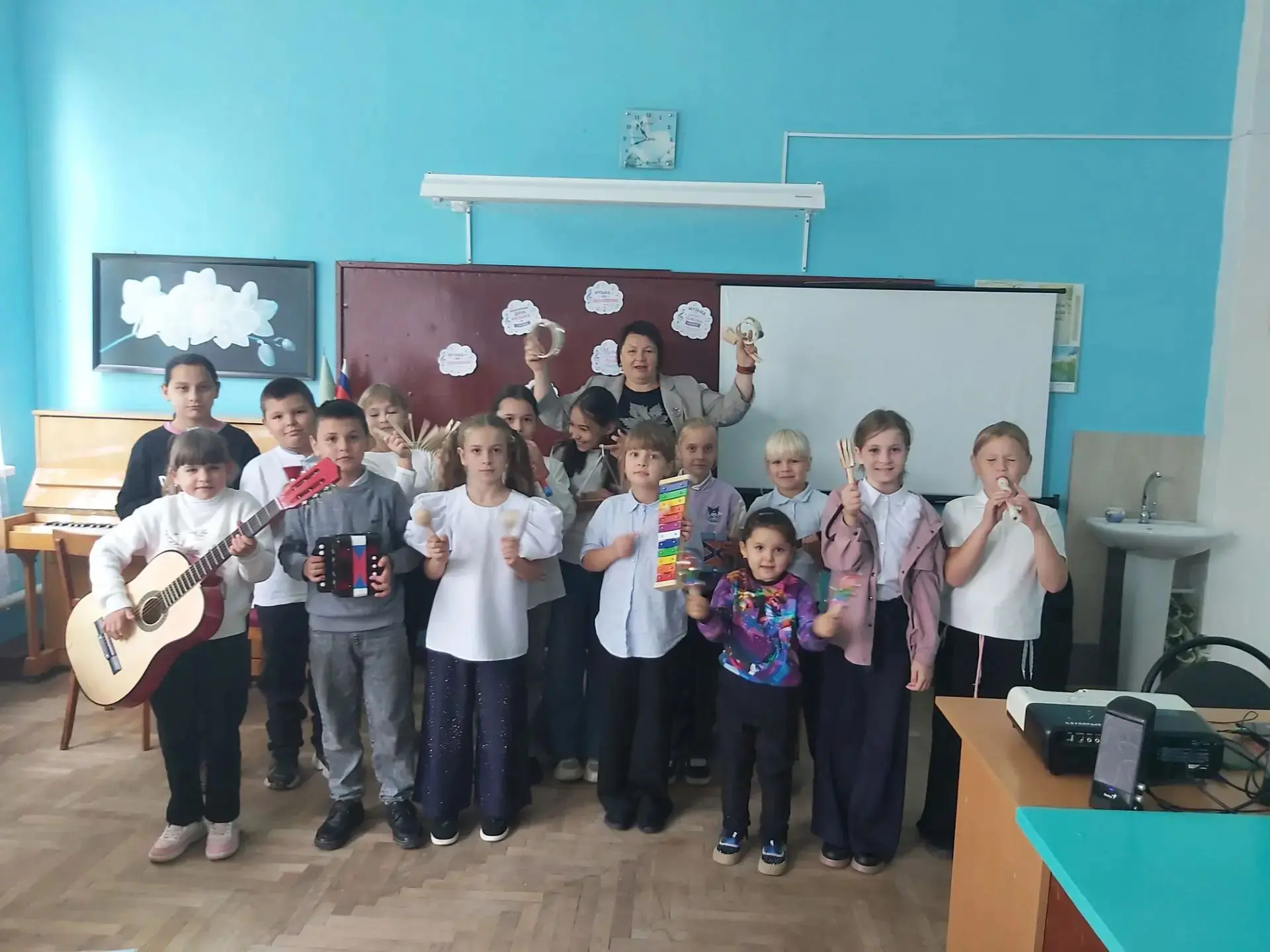 🥁🪇Сегодня в 3 классе состоялось удивительное музыкальное путешествие, полное нот, отк...