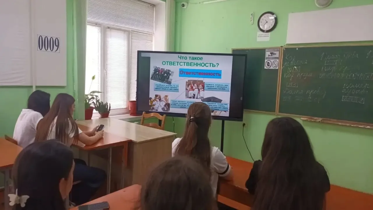 В целях выполнения комплекса профилактических мер, направленных на недопущение распространения в обр
