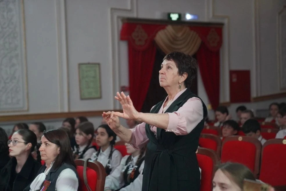 В Тихорецком районе прошёл муниципальный конкурс хоровых коллективов «Песни Победы — поют дети!»  4 