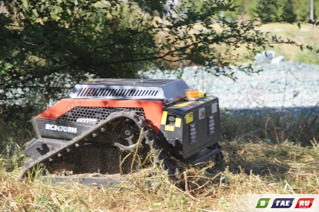 В Гае тестируют робота-травокоса 🤖🌾