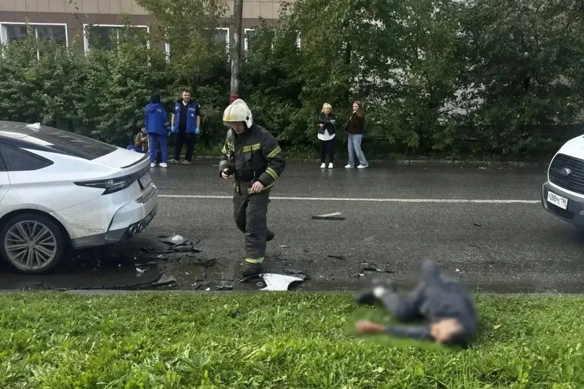 В Екатеринбурге сотрудник Росгвардии и полицейский в свой выходной день задержали участ...