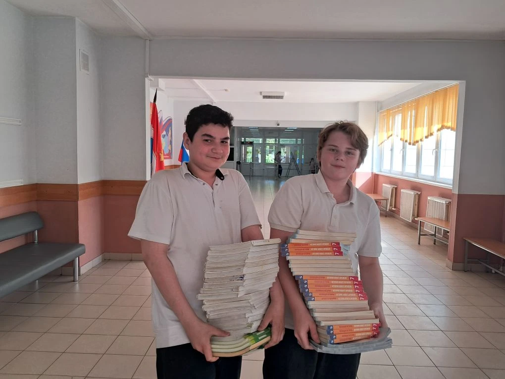 🌱Экологическая акция в нашей школе!☘️  Наш школьный  волонтёрский отряд " Одуванчик" провёл сбор мак