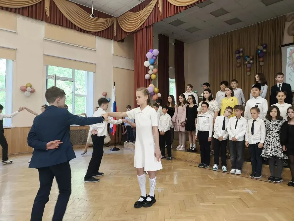 НАЧАЛЬНАЯ ШКОЛА — ПРОЩАЙ! 🎓💫   И в корпусе на Врачебном проезде, дом 12 наши чудесные четвероклассни