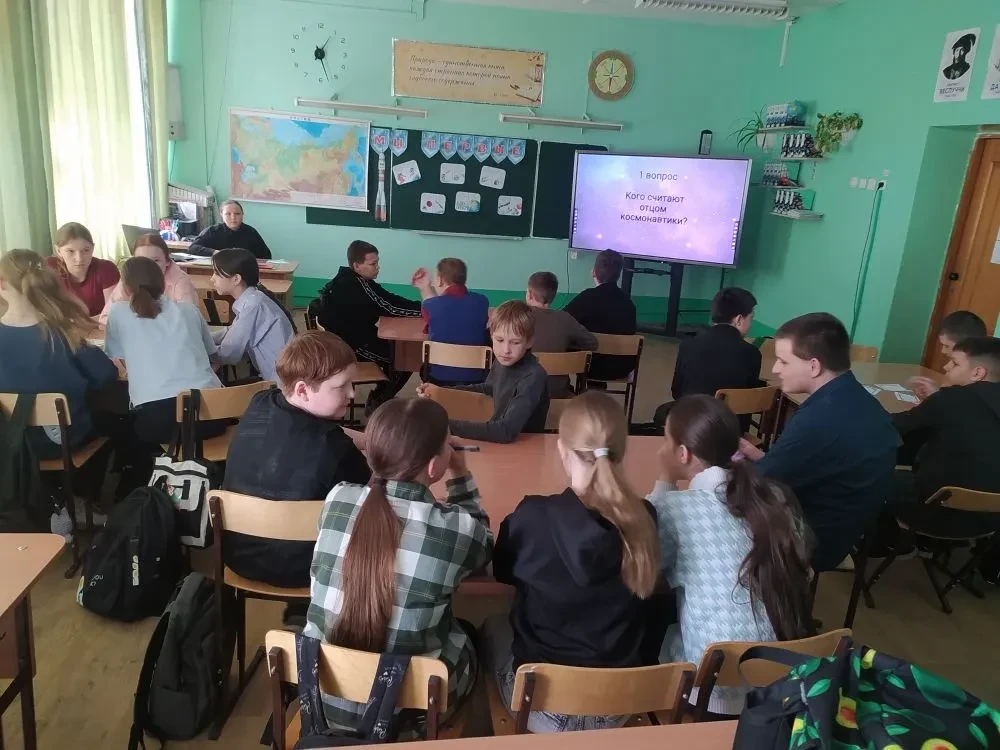 В этом году исполняется 65 лет со дня первого полета в космос человека. "Юные Титовы и Гагарины" из 