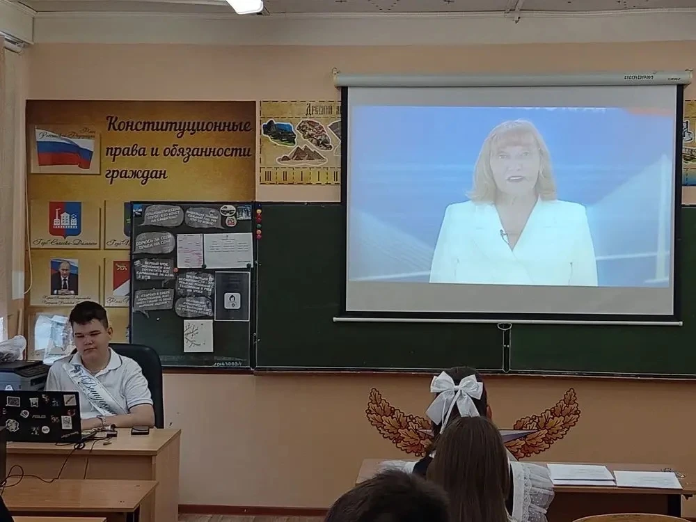 ✨Единый классный час «Навсегда в сердце» прошел 26 мая в 9-11 -х классах. ✨  💫Школьники делились впе