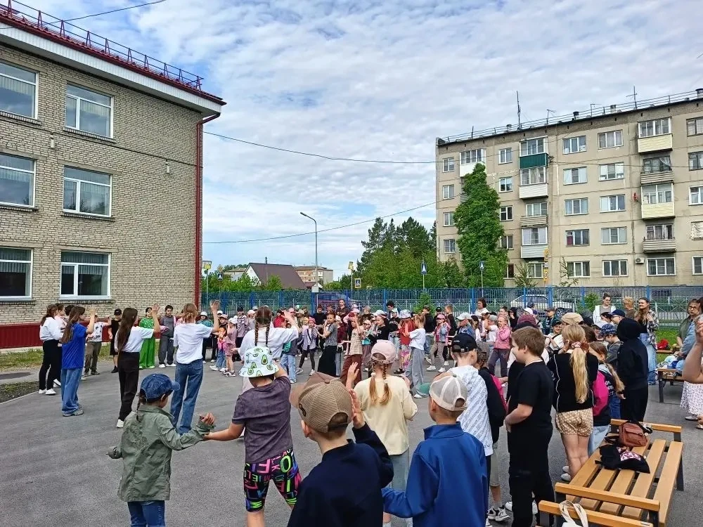 📌 Ура! Каникулы! А веселее их проводить в школьном лагере в кругу друзей. Первый день ...