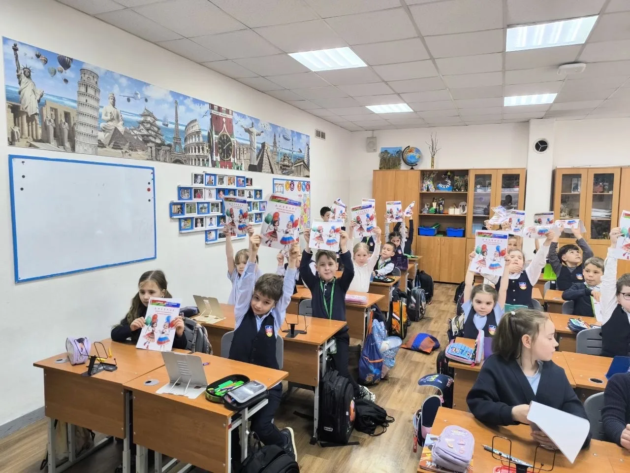 📚 Первые шаги в «Экспедиции дружбы»: 1 «Ж» открывает Россию и Беларусь  Вчера в 1 классе «Ж» нашей ш