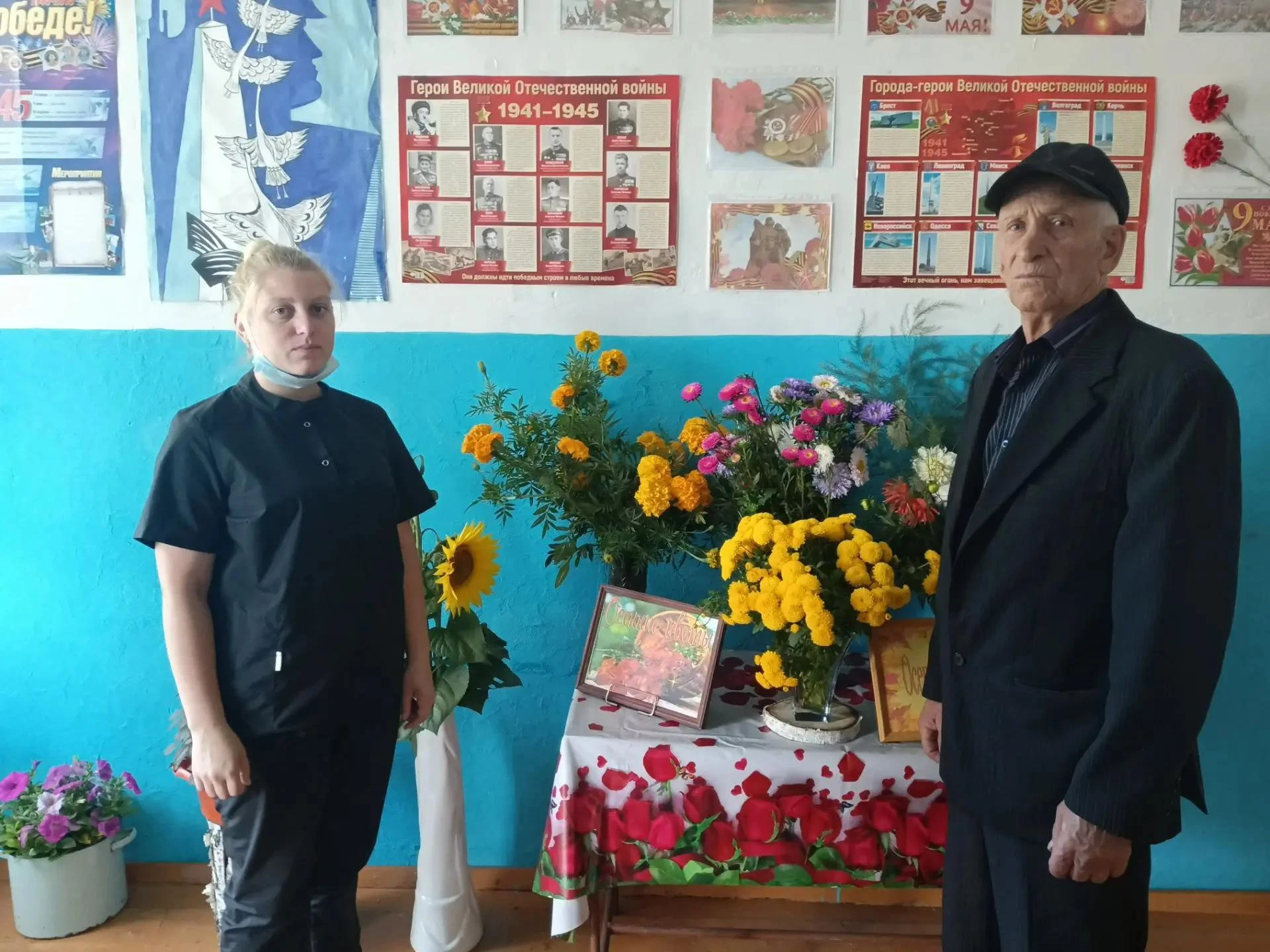 В осенние дни в Абакумовском клубе прошла выставка цветов «Принцесса осени». Основу экс...