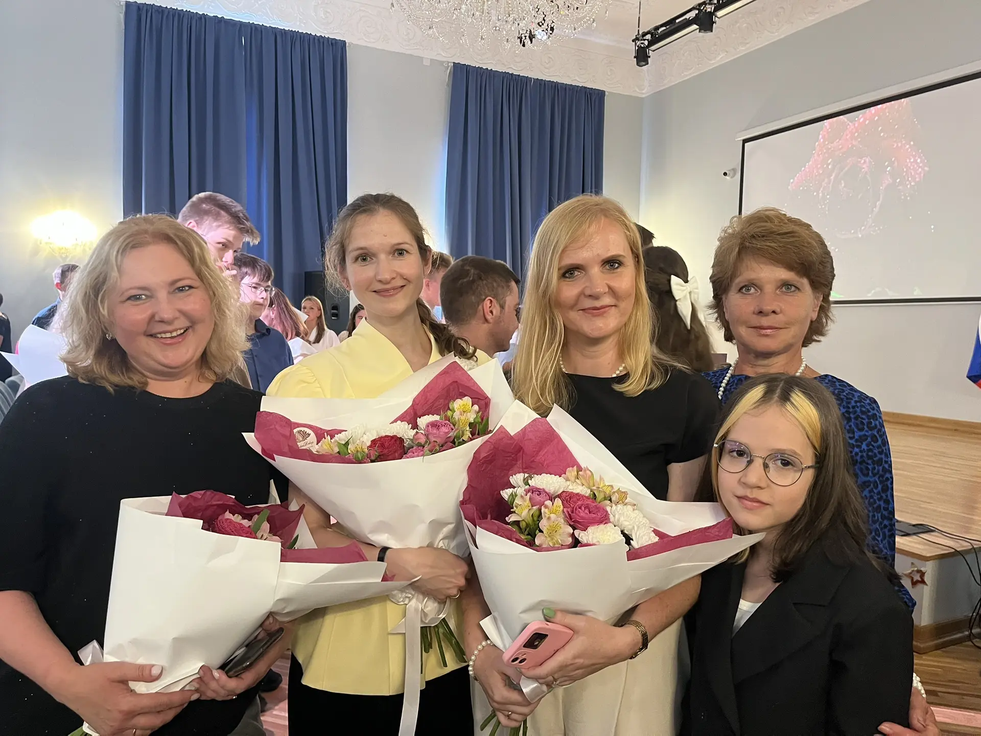 Сегодня в актовом зале лицея состоялась торжественная церемония, посвященная вручению аттестатов об 