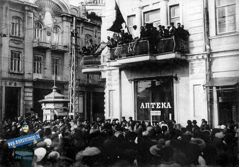 🕰️ Краснодар, которого больше нет

На этом кадре, сделанном примерно век назад, — перекрёсток нынеш