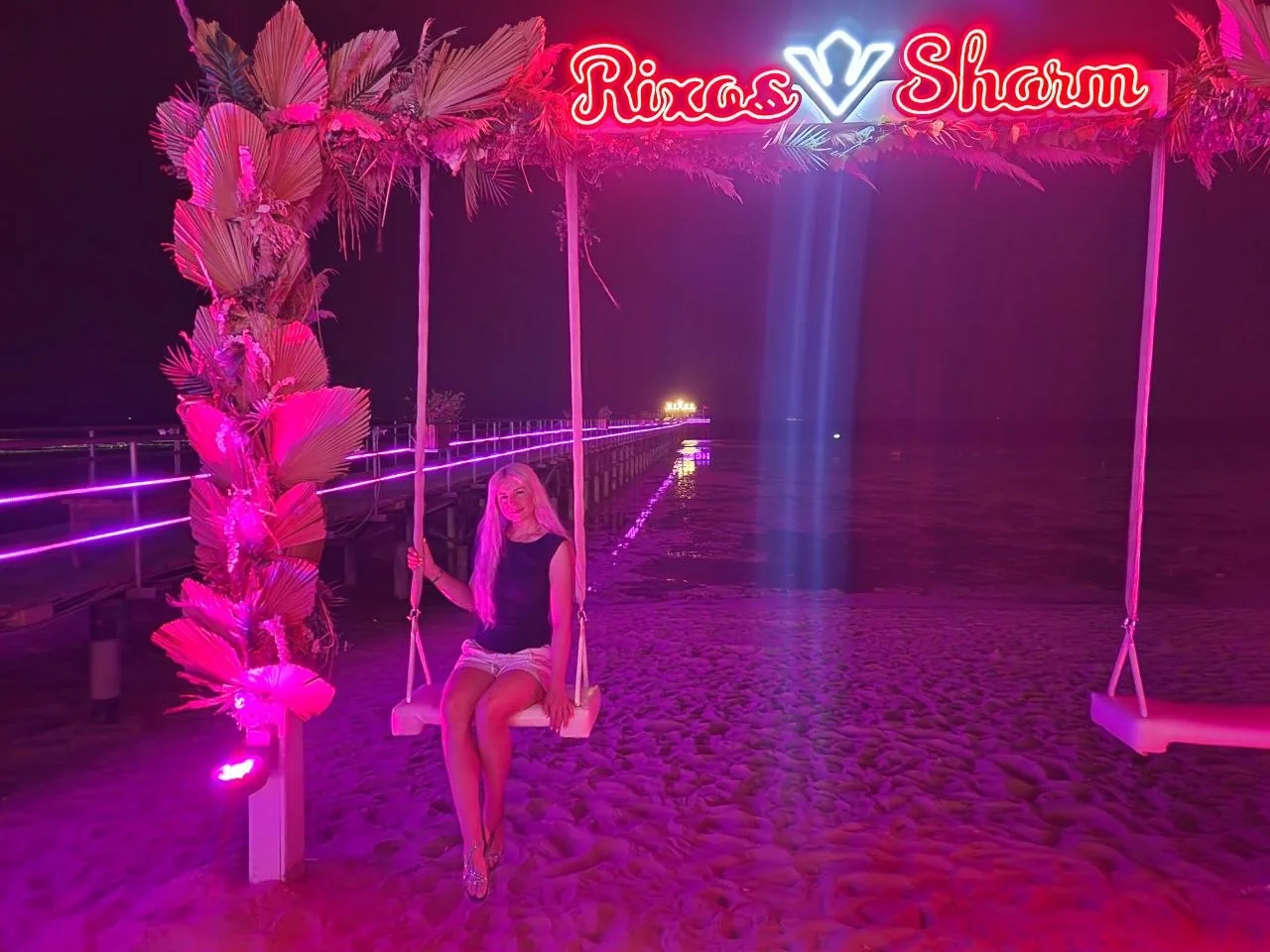 А мы с Сашей тем временем уже прилетели в Rixos! 🌴 Мой самый любимый отель.