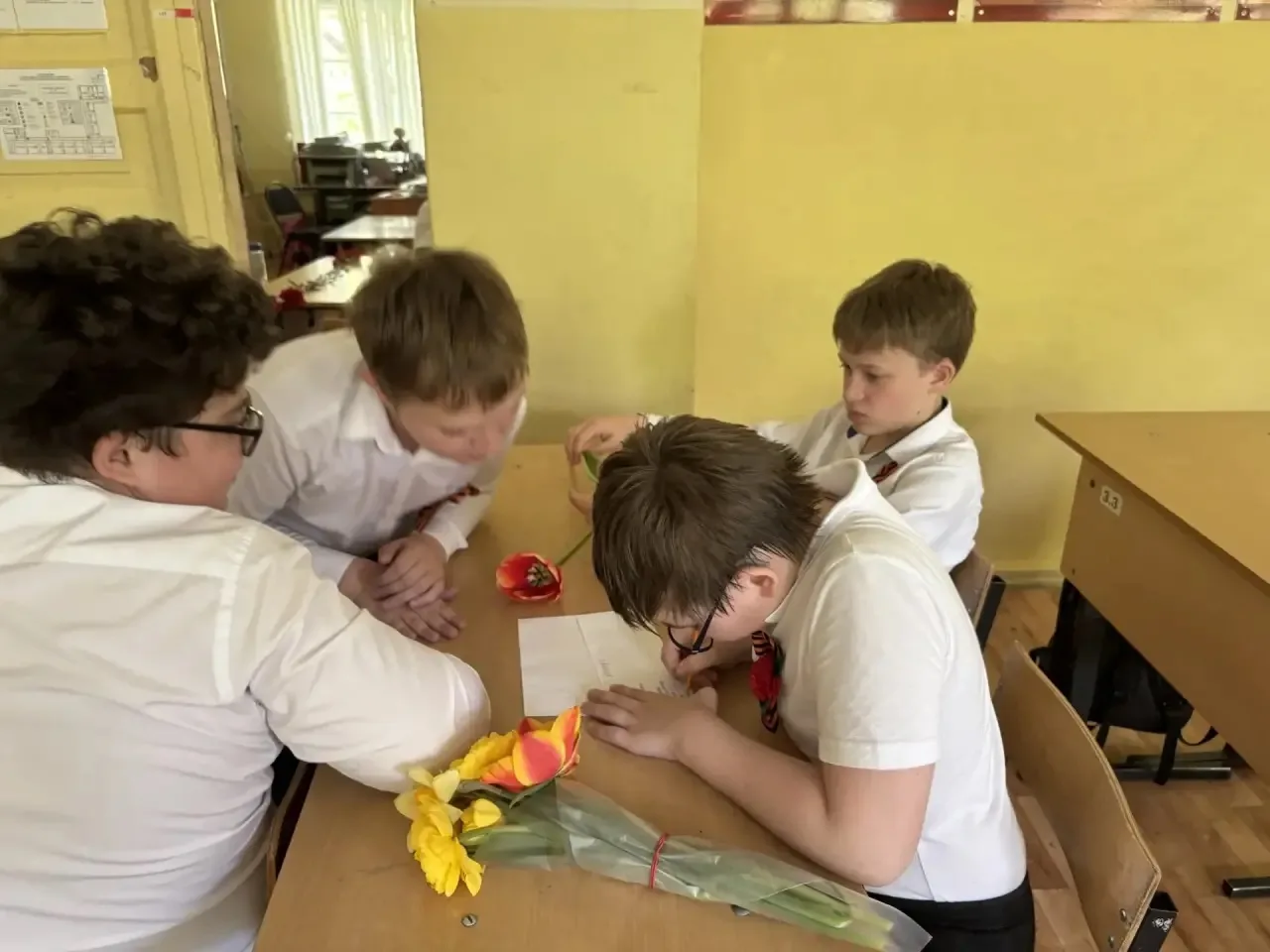 🎖️ Квиз Памяти ко Дню Победы: знания и уважение к истории 🎖️  В 6‑Д классе прошёл тематический квиз,