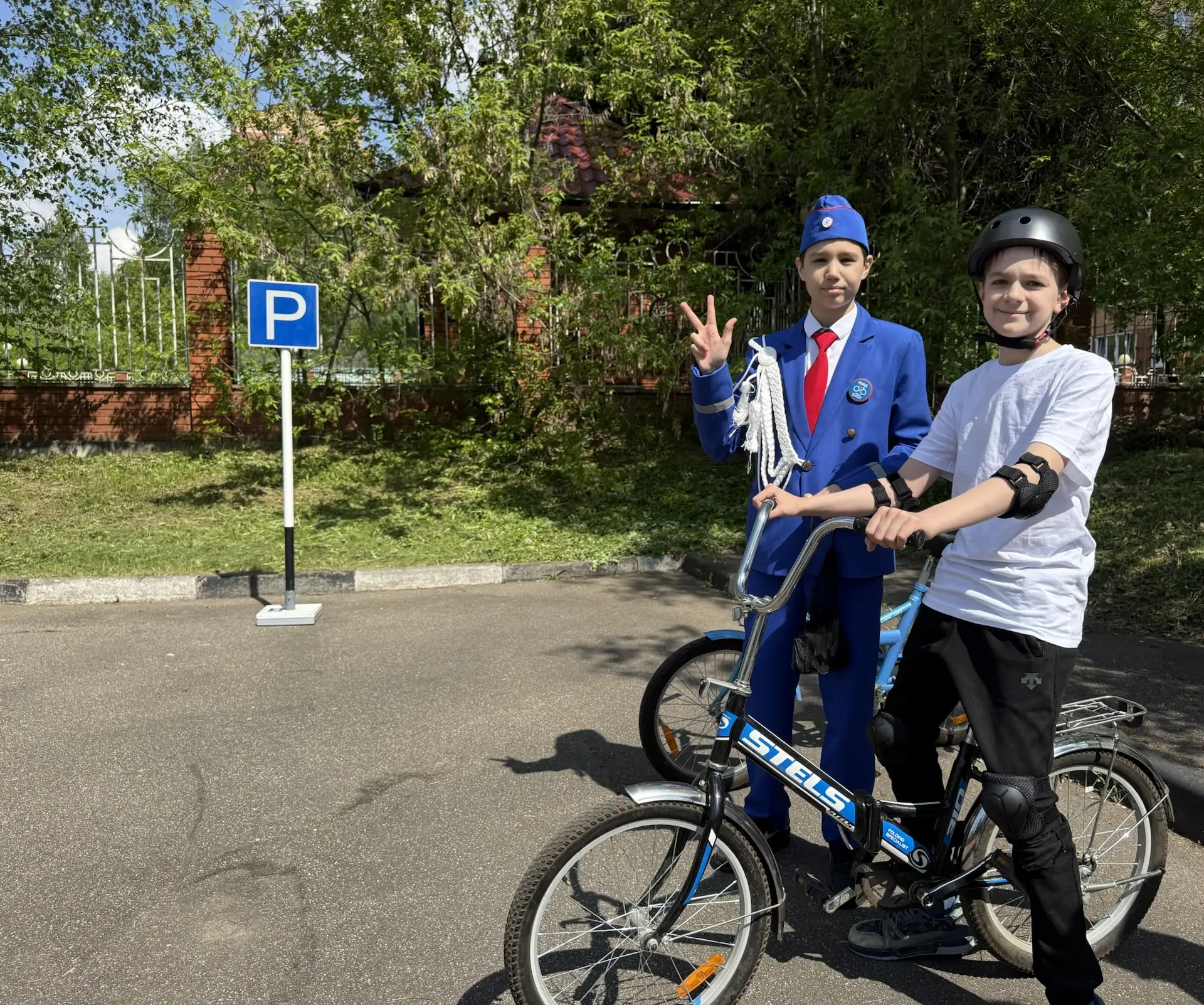 15 мая 2026 года в Развилковской СОШ с УИОП (корпус совхоза им. Ленина, 17А) прошёл муниципальный эт