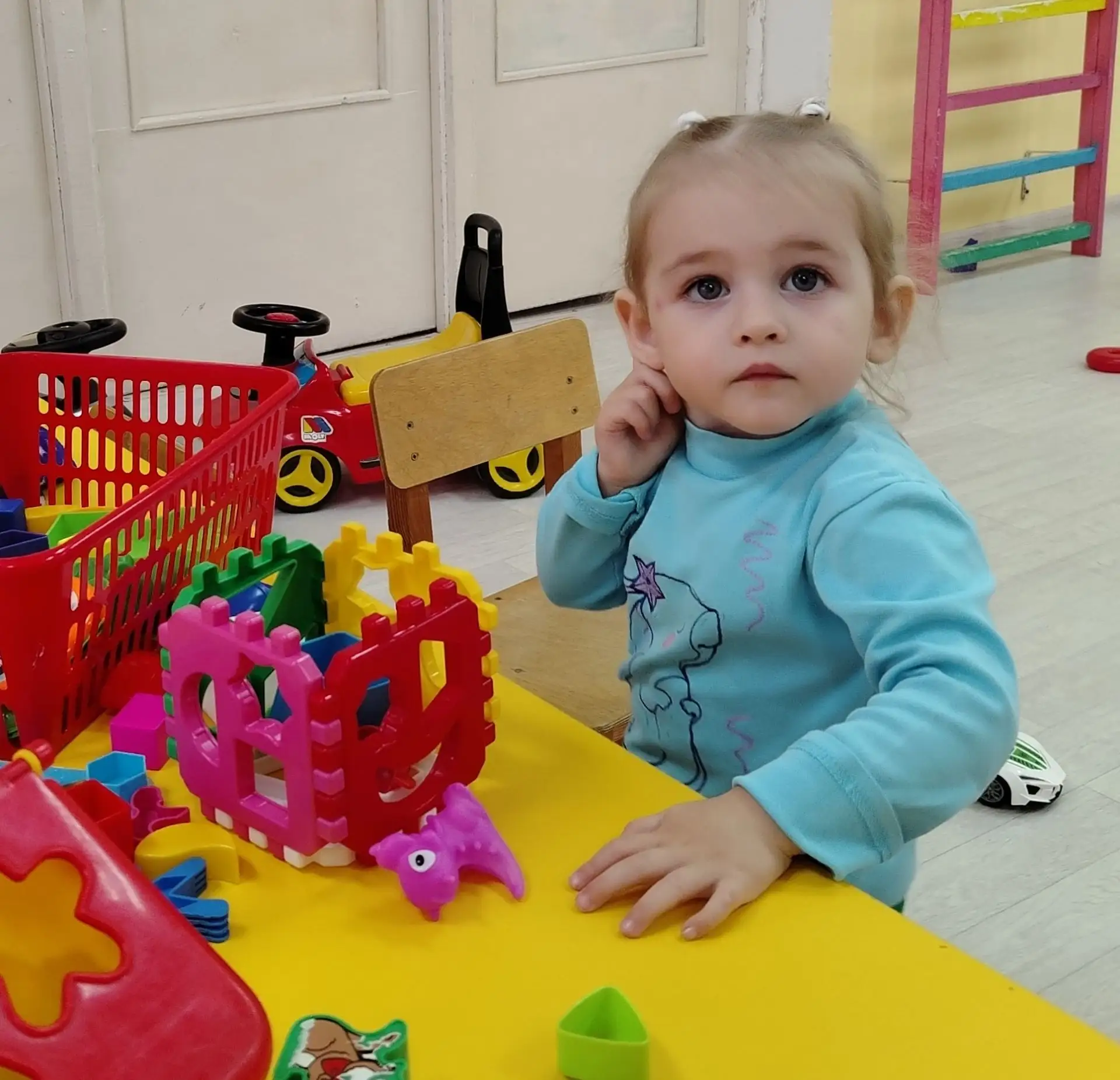 Каждый занят важным делом