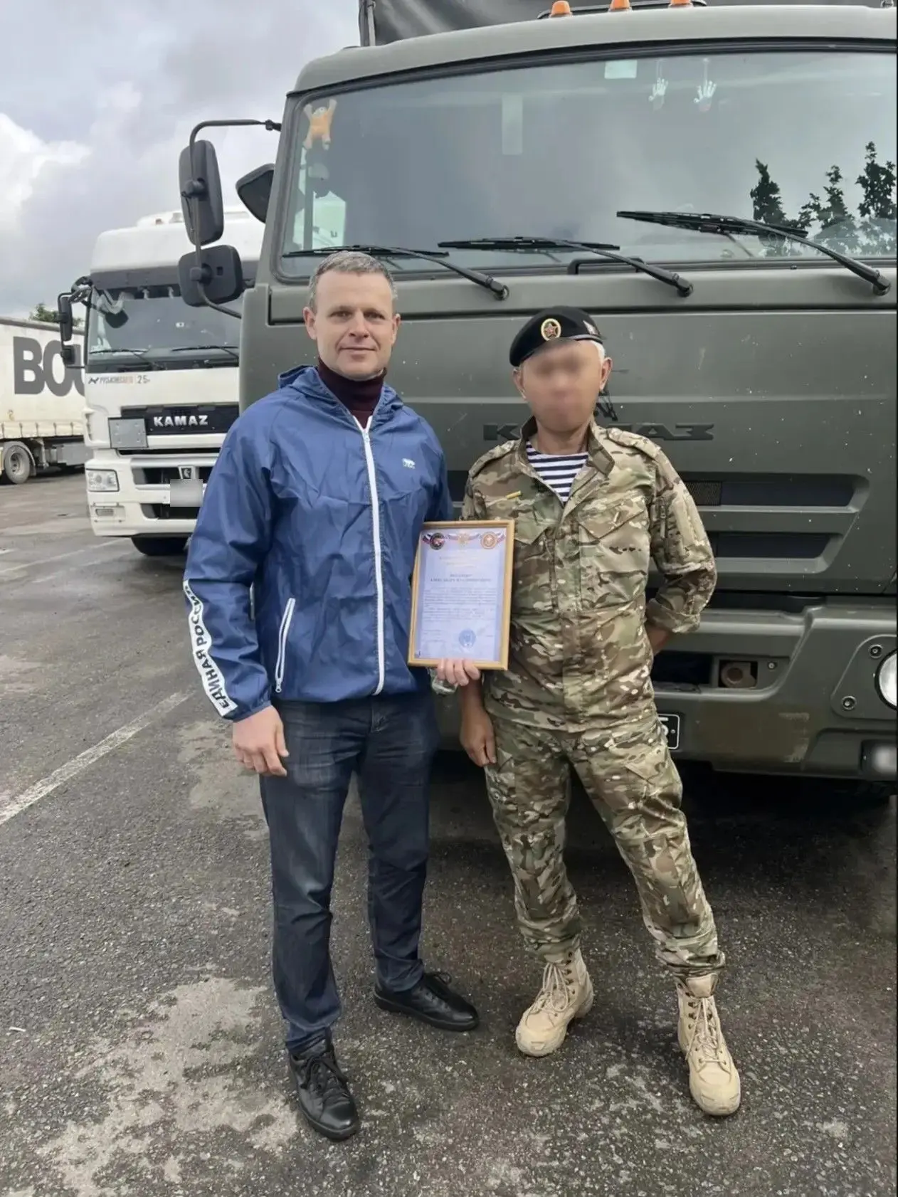 Филиал РСБИ Московской области собрал на СВО два грузовика со стройматериалами.