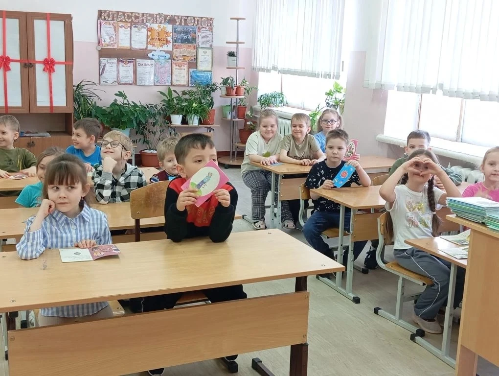 Большое путешествие в страну знаний 📚✏📒
Сегодня группы "Ромашка" и "Радуга" совершила «тест-драйв»