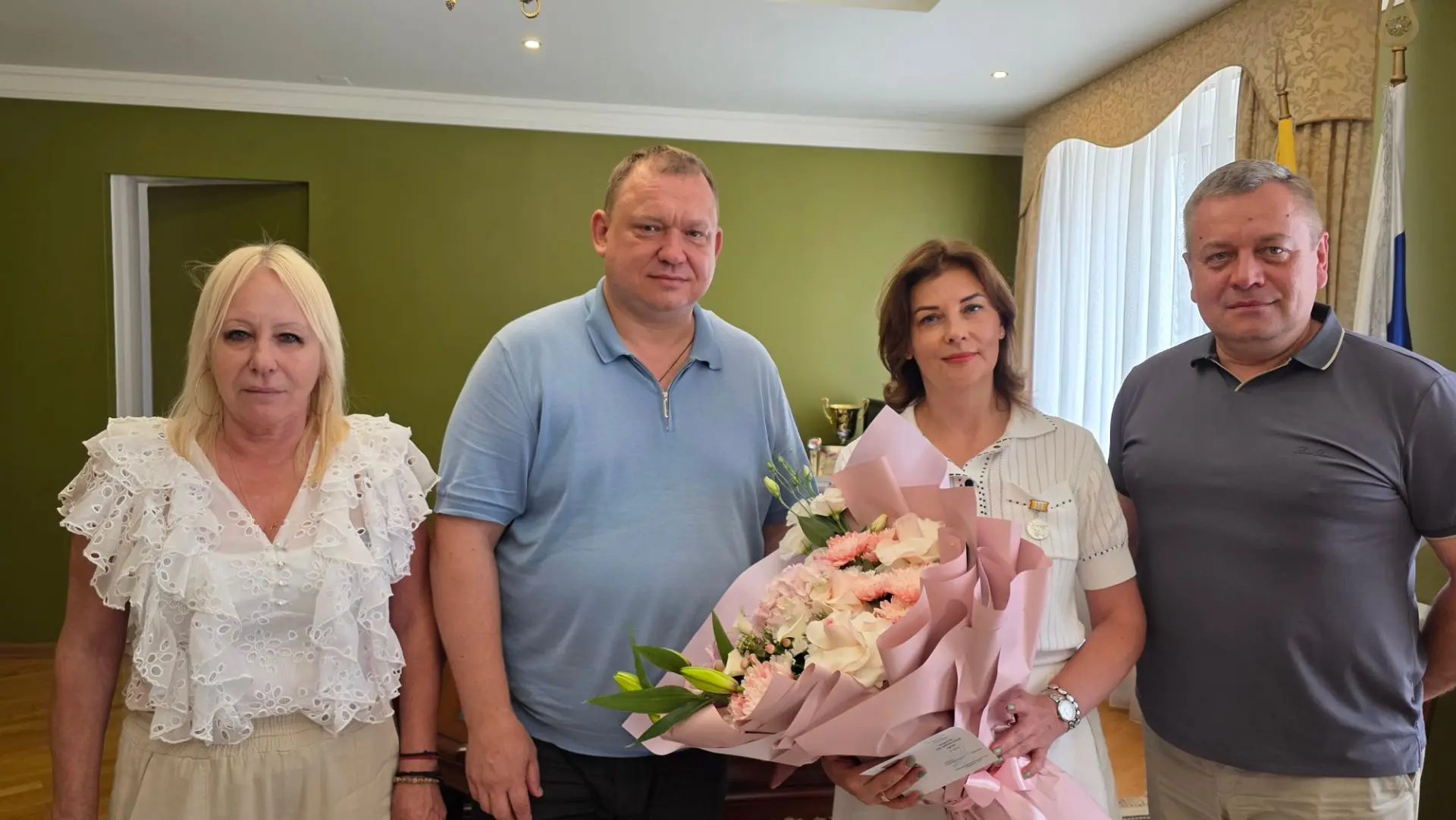 Друзья! Вручил заслуженные награды тем, кто своим ежедневным трудом делает наш округ сильнее. Часто 