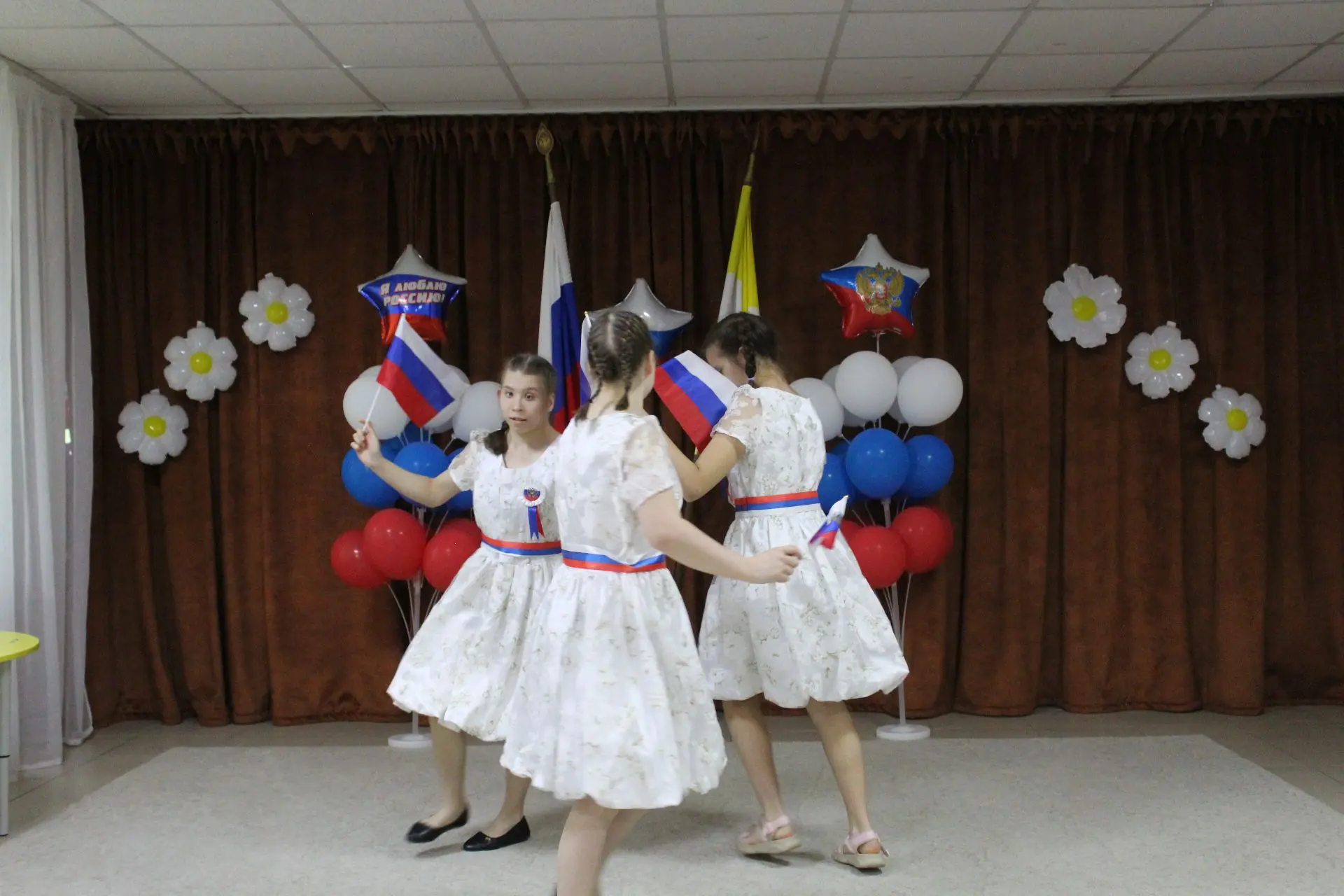 Поздравляем с Днём России! 🎉 
В преддверии главного государственного праздника, Дня России, в доме 