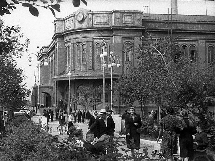 Южно-Сахалинск 1954 год. Здание Обкома ВКП (б). Бывший почтамт периода Карафуто. Сгорел...