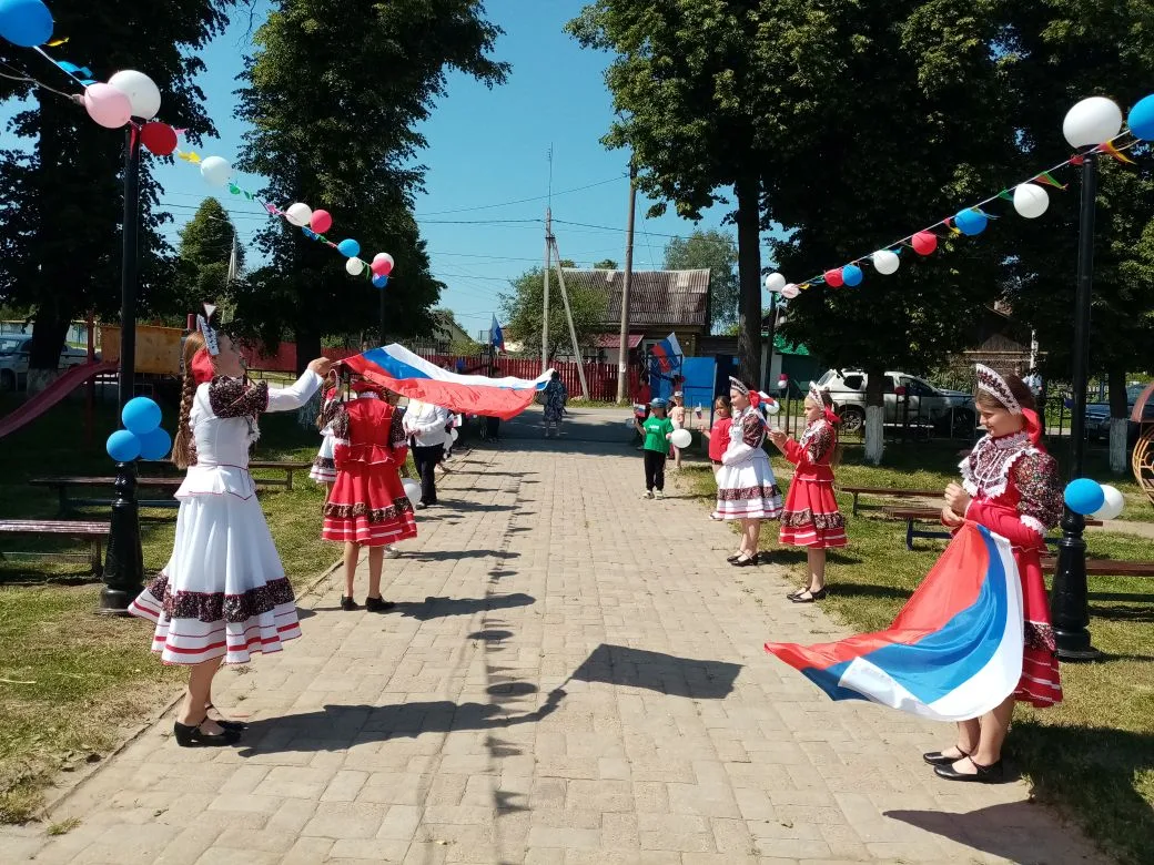 Сегодня  школьники летнего оздоровительного лагеря "Веснушки" приняли участие во встрече с участника