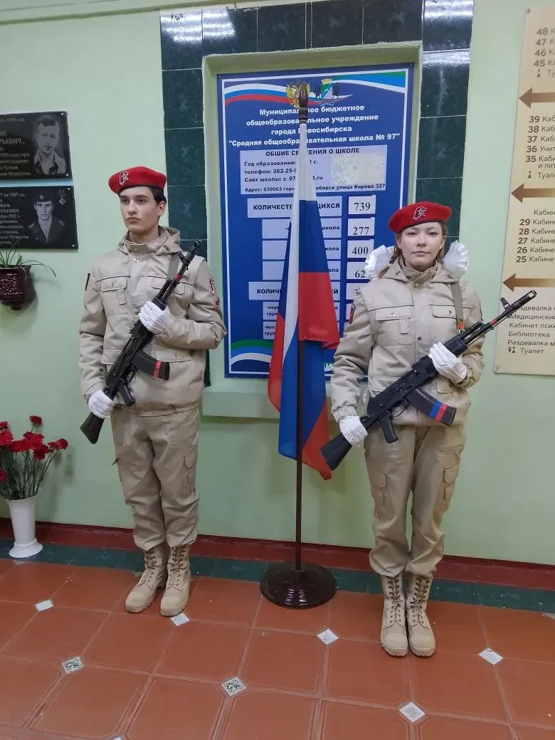12 января в нашей школе ежегодно проходят памятные мероприятия, посвящённые Алексею Юрь...