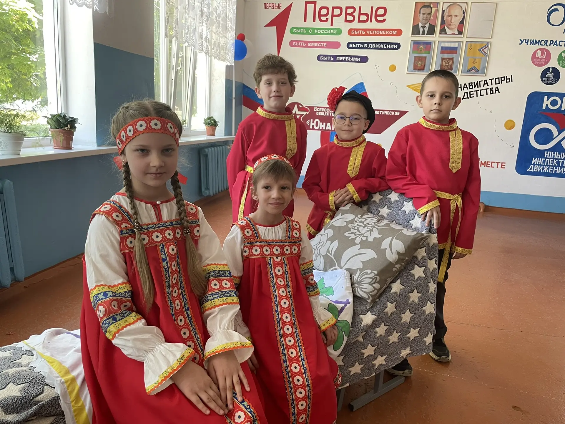 Сегодня в нашей школе в рамках проекта «Живая мозаика России: школа — территория единства» учащиеся 