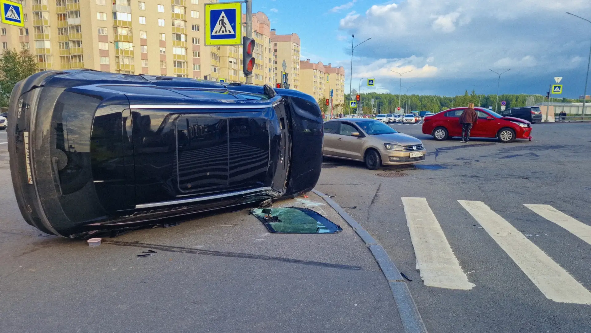 Пересечение ул. Маршала Захарова и проспекта Героев у моста Кадырова.