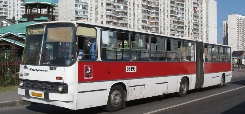 🚌 Окунёмся в атмосферу десятых годов