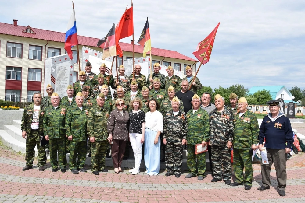 9 июня в Ярково военное братство ГСВГ отметило свой праздник. Как много лет назад, бравые солдаты и 