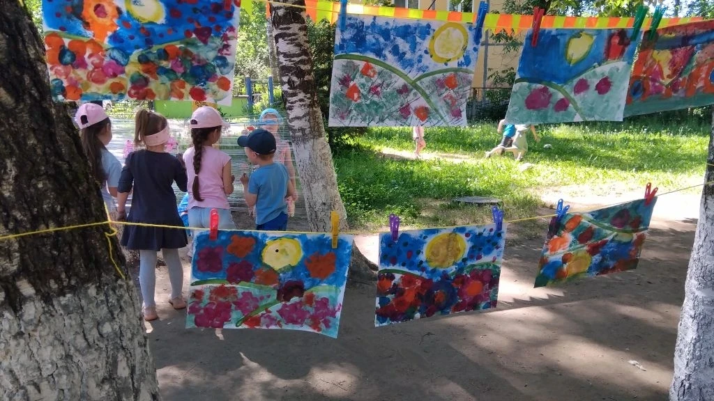 🌞💦Рисование на свежем воздухе — отличный способ провести время весело и с пользой для дошкольников