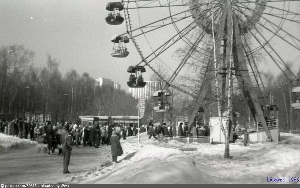 Малое Чёртово Колесо в Измайловском парке 1989