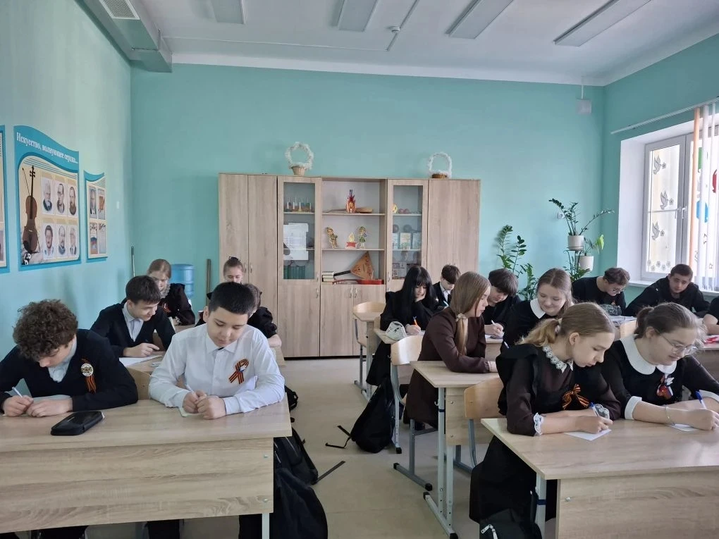 ✉️ Акция «Письмо солдату»  Учащиеся МАОУ СОШ имени С. Е. Кузнецова с. Чемодановка присоединились к В