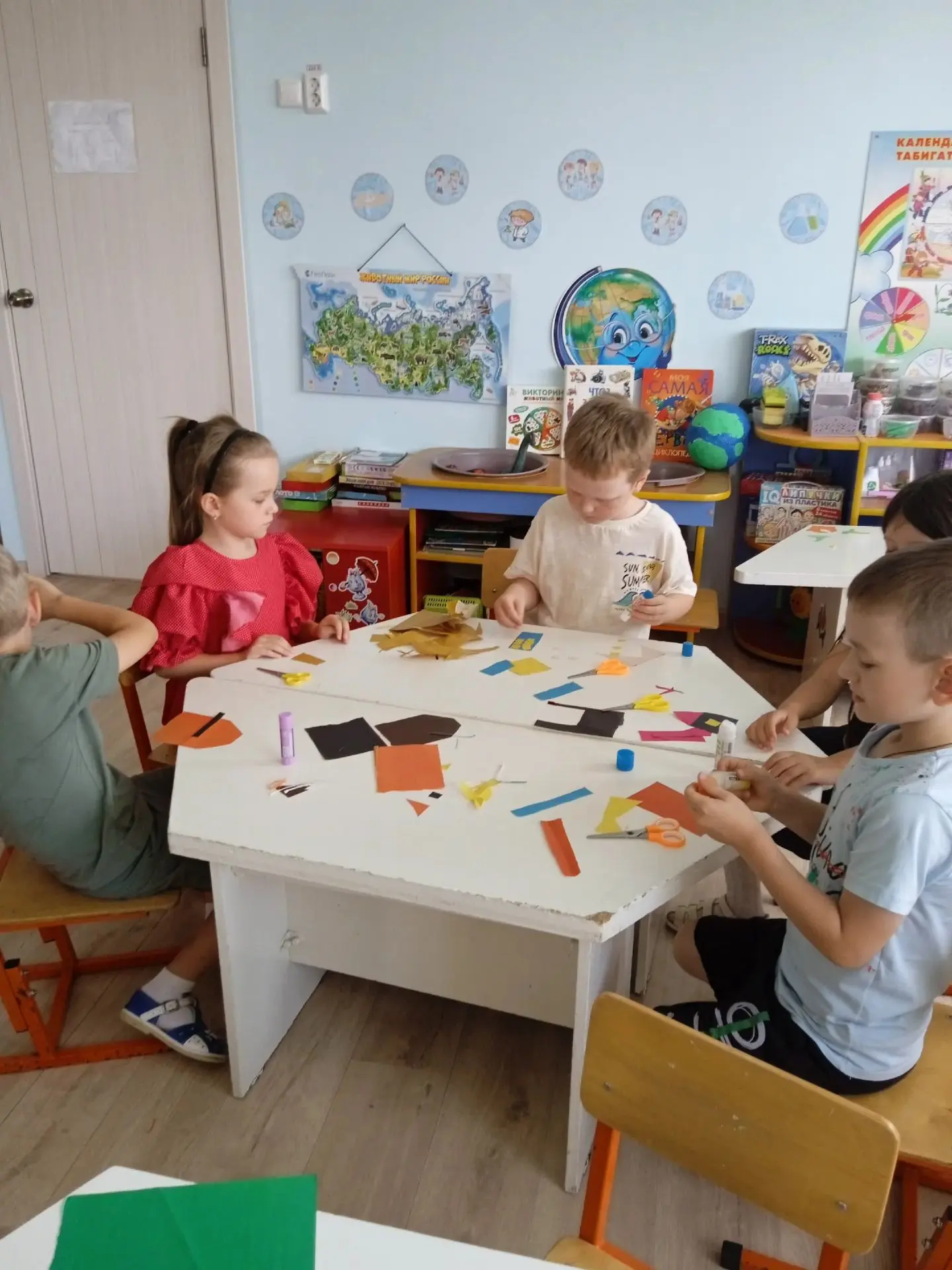 В нашем детском саду продолжается неделя " Край , в котором  мы  живём "