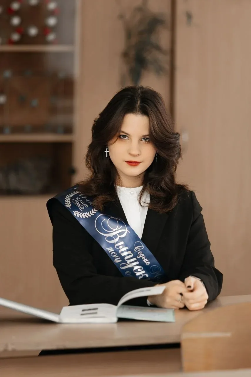 Блестящий результат: 100 баллов на ЕГЭ по литературе! 💯📚

Мы с гордостью сообщаем, что ученица 11 