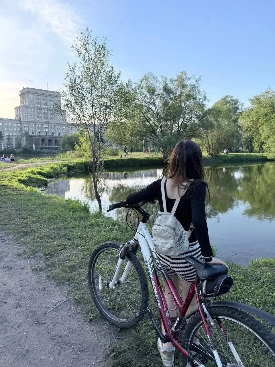 🚴‍♀️ Велосипедные прогулки – это не только про спорт, но и про стиль, настроение и маленькие открыт
