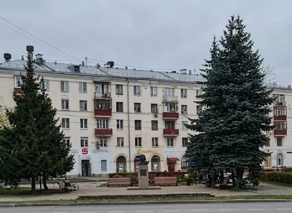 🌳 Зелёный уют улицы Лётчика Бабушкина
