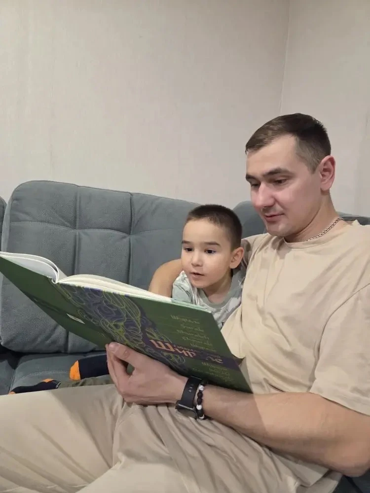 А у вас папа читает сказки вслух?

У Багаутдинова Карима — да. И не простые, а важные, как «Шурале» 