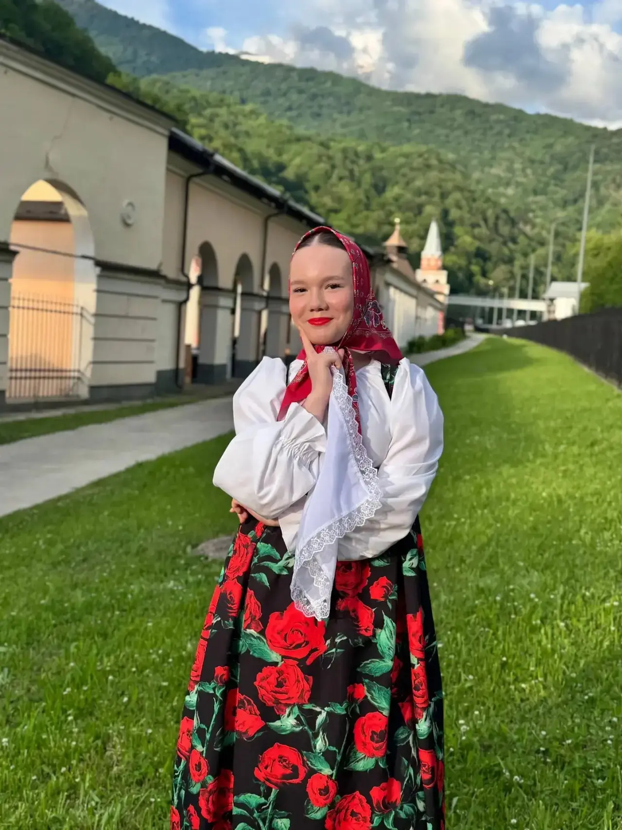 Ученица 8 «И» Ника вместе с вокально-хореографической студией «Фолкдети» провела яркие выходные в Ро